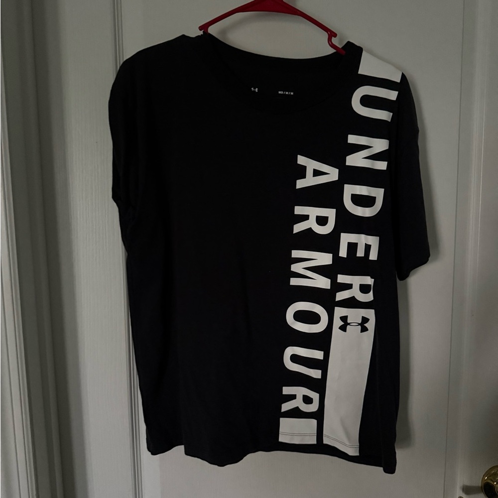 Under Armour Black and White Short Sleeve Tees Casual Comfort